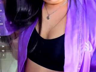 Lia-Harper-T