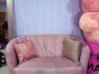 lia-harper-t