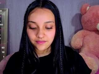 lia-harper-t