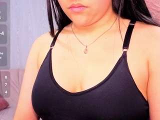 lia-harper-t