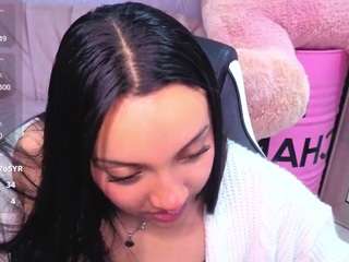 lia-harper-t