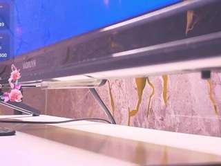 Lia-Harper-T