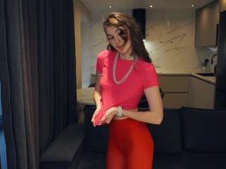 Questo modello è in diretta ora. miriambartkowski