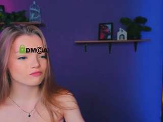 le modèle olivia-astor est en webcam porno dans un show sur le site camsoda, il possède les tags suivants: dildo or vibrator,doggy style,drinking,skinny,teen 18,young adult,hd