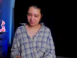 trishamoore's live room