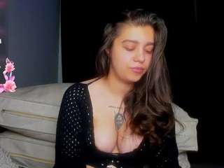 trishamoore's live room