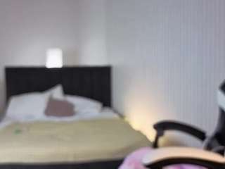 Valenora1 live webcam show