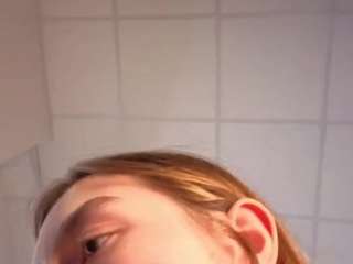 Valenora1 live webcam show