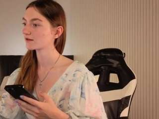 Valenora1 live webcam show