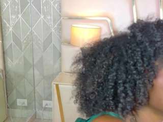 AmiraJones live cam preview