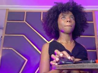 le modèle amirajones est en webcam porno dans un show sur le site camsoda, il possède les tags suivants: anal,naked,young adult,toys,teen 18,tease,tattoos,squirt,spank,sexy,pussy,petite,orgasm,no smoking,no drinking,ass,natural,lovense,black hair,asshole