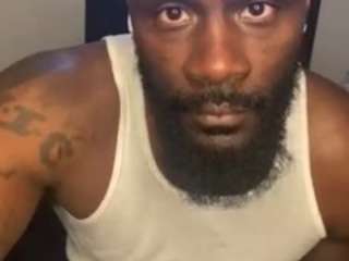 le modèle bigsnake44th est en webcam porno dans un show sur le site camsoda, il possède les tags suivants: black hair,brown eyes,drinking,lean,smoking,tattoos,mobile
