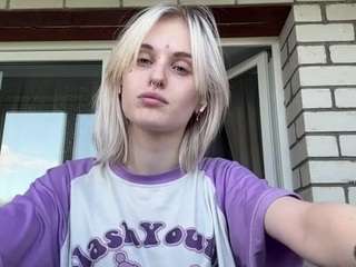 Эта модель сейчас онлайн. clementinareha