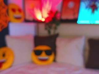 le modèle evahair est en webcam porno dans un show sur le site camsoda, il possède les tags suivants: anal,black hair,young adult,teen 18,tattoos,striptease,skinny,shaved pussy,orgasm,nature,natural,naked,joi,fingering,drinking,doggy style,dildo or vibrator,brown eyes,hd,small tits