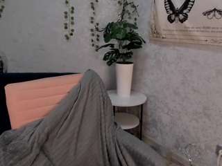 lonny-peach webcam