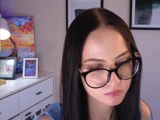 Model ini sedang live sekarang. kira-limerd