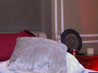 EllaLux live webcam show