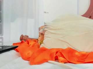 mia-hornny webcam