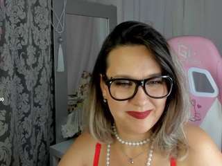 nikki-milk live webcam show