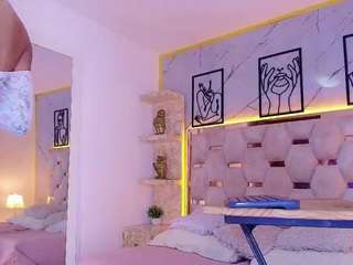 queenmiranda4 live webcam show