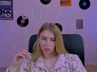 le modèle rina-gold est en webcam porno dans un show sur le site camsoda, il possède les tags suivants: black hair,cute,natural,nature,no drinking,no smoking,pov,skinny,sweet,sweety,teen (18+),white,hd