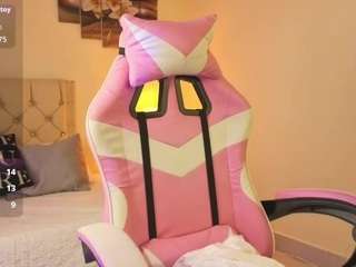 Live cam show with scaryfire
