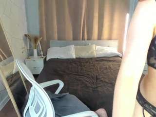 Vicki-Milles live webcam show