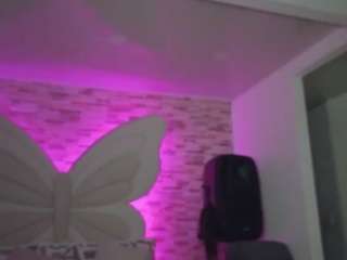 arianamodel19
