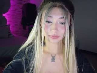 arianamodel19