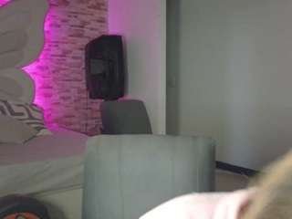 arianamodel19