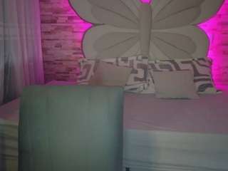 Ariana-Romero19