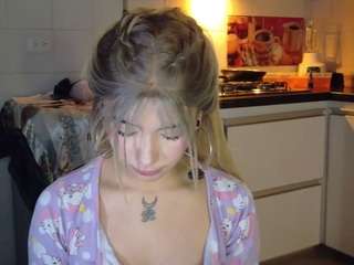 arianamodel19
