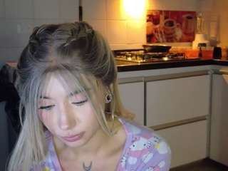 arianamodel19