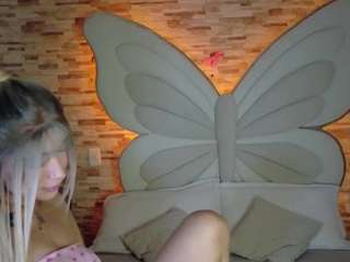 arianamodel19