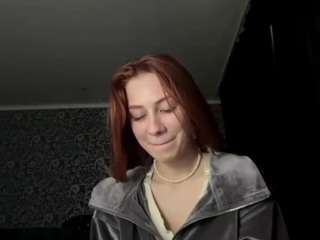 Ten model jest teraz na żywo. estherciocca