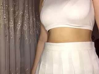 Bu model şu anda canlı. eulahsilverthorne