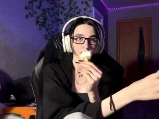 le modèle khalilaharthur est en webcam porno dans un show sur le site camsoda, il possède les tags suivants: ahegao,anal,ass bouncing,ass to mouth,athletic,big tits,black hair,blue eyes,deepthroat,joi,moaning,no drinking,hd