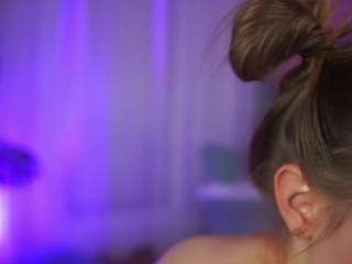 LeilaBie live cam — brown eyes, dirty talk, facial piercings