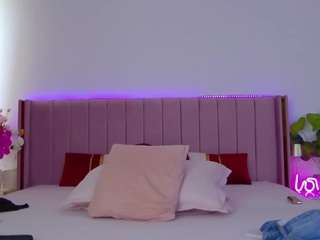 Nadia live webcam show