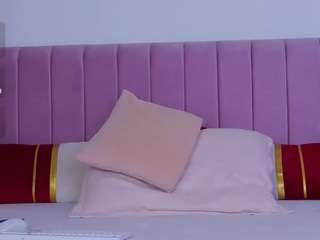Nadia live cam preview
