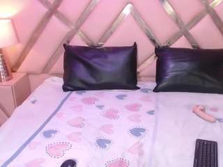 le modèle niicolsanders est en webcam porno dans un show sur le site camsoda, il possède les tags suivants: ahegao,sex toys,natural,nipple piercings,no smoking,orgasm,petite,pov,public,pussy,sexy,lingerie,small tits,spank,squirt,striptease,tattoos,teen 18,tittyfuck,wet