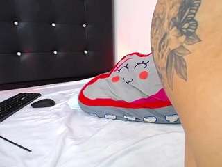 Questo modello è in diretta ora. littlehoneyx