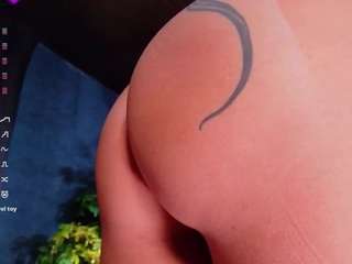 Live cam show with MiiaStonnee