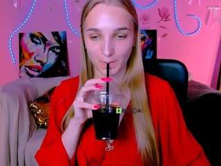 alorea-faye's CamSoda show and profile