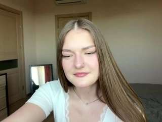 Model ini sedang live sekarang. charlottbogus