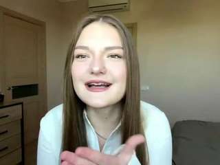 Эта модель сейчас онлайн. charlottbogus