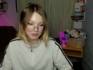 Model ini sedang live sekarang. elin-bliss
