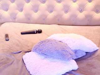 kinsleybrown Live Webcam on CamSoda