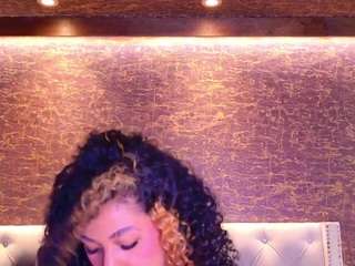 Kinsleybrown live cam preview