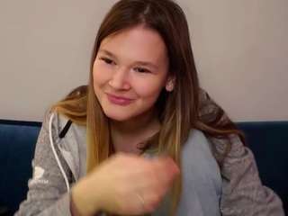 le modèle lavetalalumiere est en webcam porno dans un show sur le site camsoda, il possède les tags suivants: ahegao,spanking,young adult,yoga,upskirt,twerk,tittyfuck,teen 18,solo show,ass bouncing,smoking,dirty talk,cock rating,butt plug,body massage,blowjob,hd